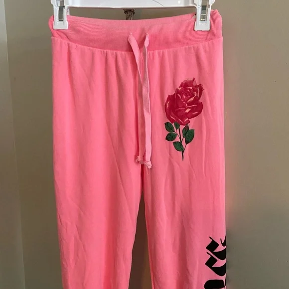 NWOT Wildfox Mega Chic Rose Sweatpants XS Coral - Picture 4 of 8